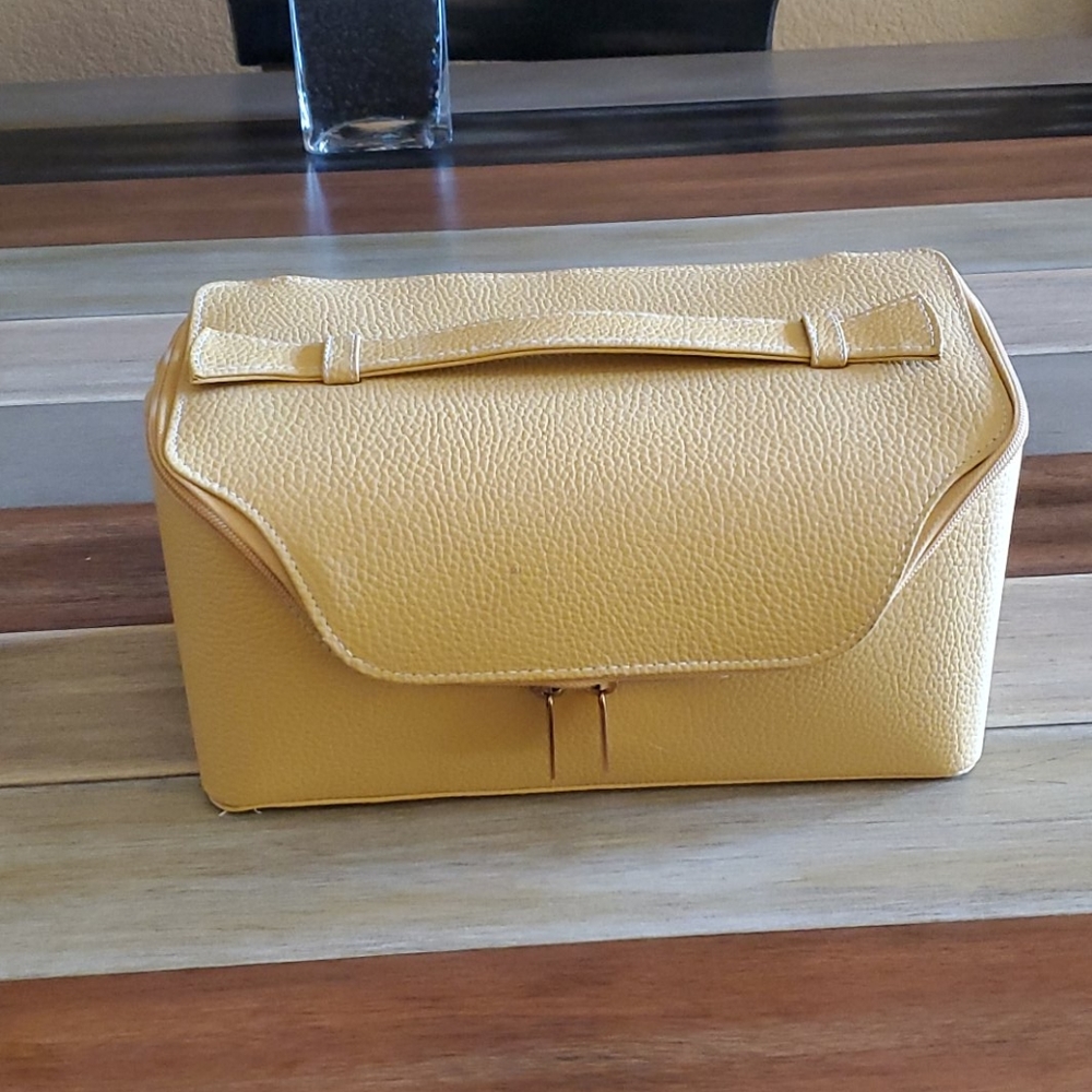 Estee Lauder makeup bag